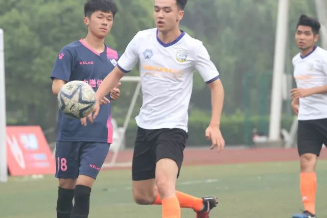 遂溪县一小学“自愿捐款”装空调引发争议